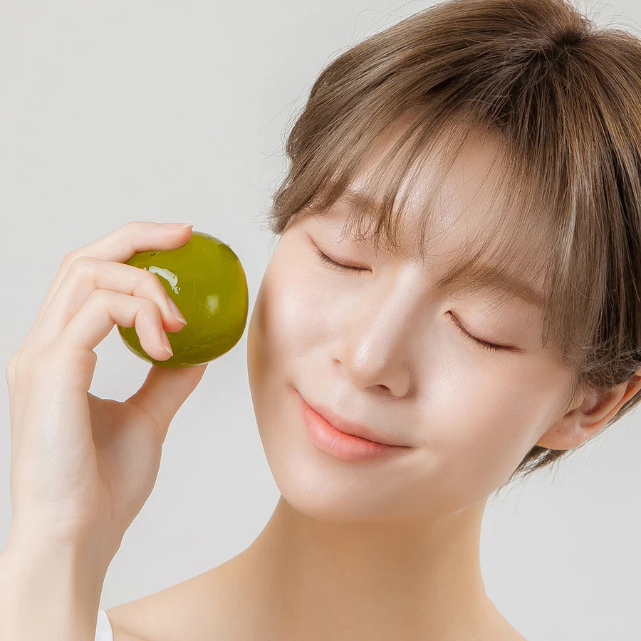 ONGREDIENTS Jeju Green Tea Cleansing Ball